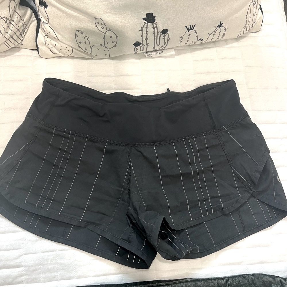 Lululemon speed up short , 4, reflective pin stripe